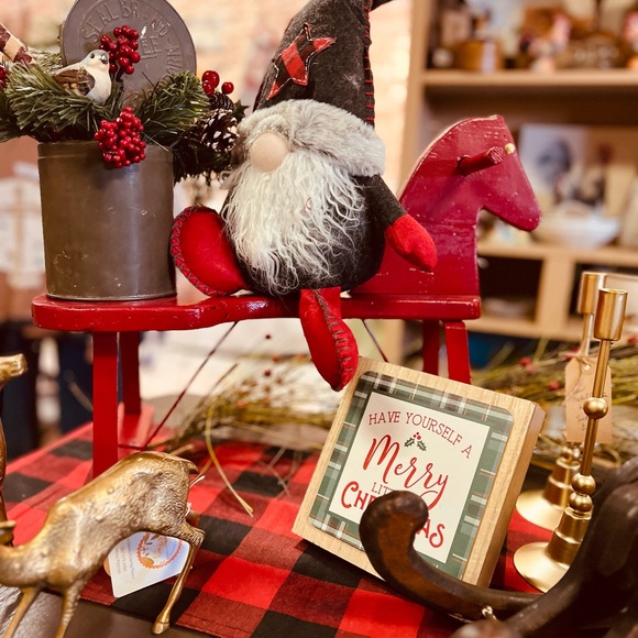 Meet your Posher, Mindy - Picture 6 of 6